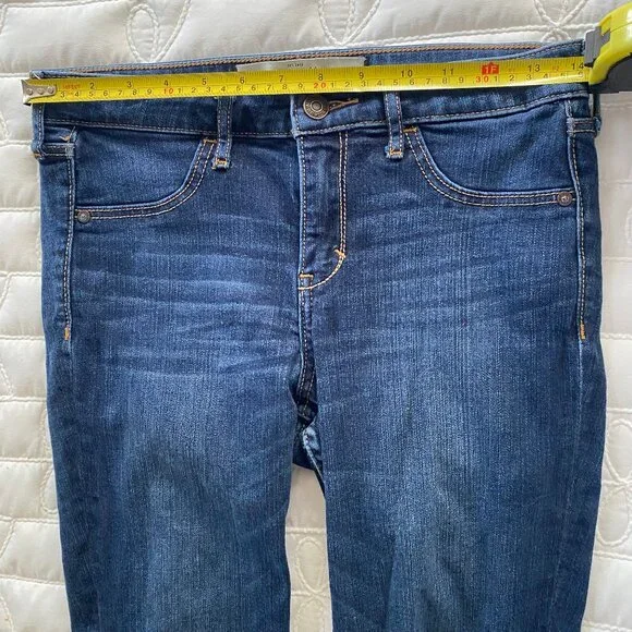 Women's Abercrombie & Fitch Dark Washed Denim Jeans - Picture 2 of 6
